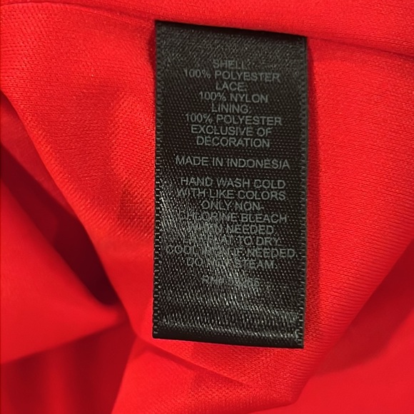 Express Blouson Dress - Picture 8 of 8